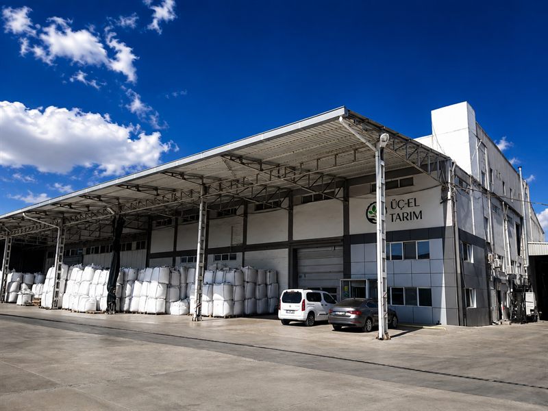 Üçel Tarım Gönen fabrikasının dış cephesi